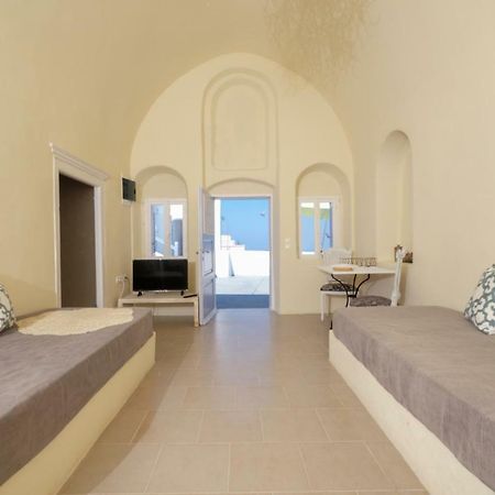 Deltami Santorini Apartment Pyrgos Kallistis Ngoại thất bức ảnh