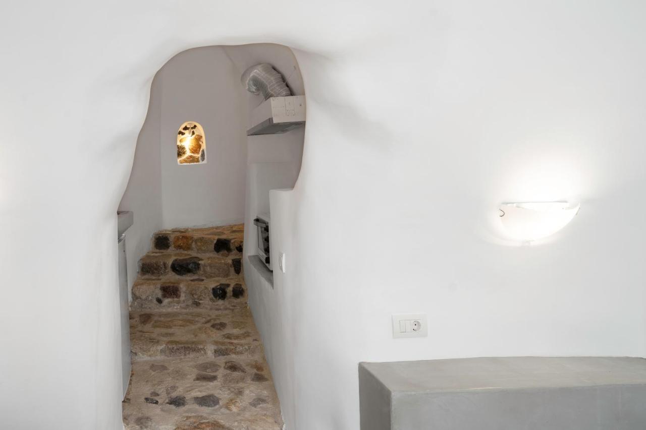 Deltami Santorini Apartment Pyrgos Kallistis Ngoại thất bức ảnh